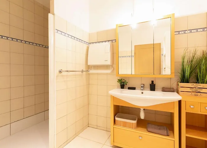 à - 4 Pers. - Proximité Saint-lary - Parking&casier à Skis - Fr-1-296-495 *